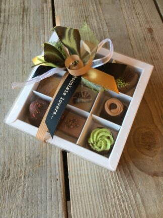 Brievenbus doosje wit met 9 bonbons